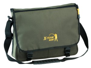 TORBA WĘDKARSKA NA RAMIĘ SPINNING JAXON 37x9x29cm UJ-XAA02